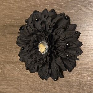 Black Pendant/Hair Accessory
